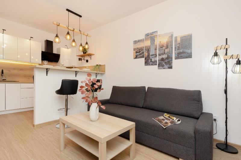 Roomy Apartment Oczapowskiego in Bielany by Renters — отель с удобствами в Варшаве