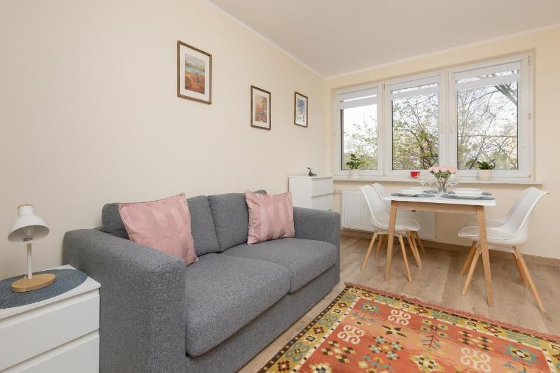 Dickens St Apartment Warsaw by Renters — отель с удобствами в Варшаве