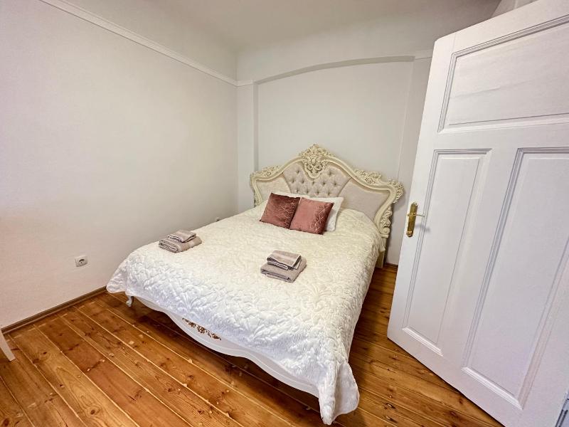 Caka Street Royal Apartment 42 — отель с удобствами в риге