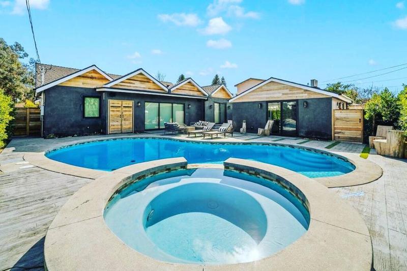 Tulum Style in Sherman Oaks — отель с удобствами в Лос-Анджелесе