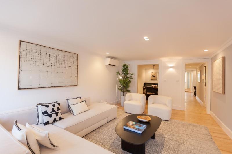 FLH Alluring Design Apartment S Bento — отель в Лиссабоне, Португалия