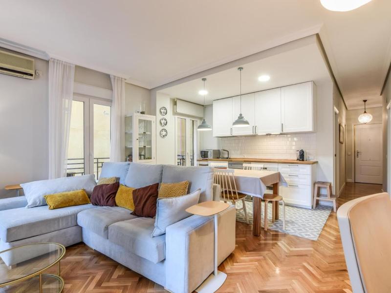 Apartamento reformado-2 habitaciones-5 huespedes — отель с удобным расположением в Мадриде