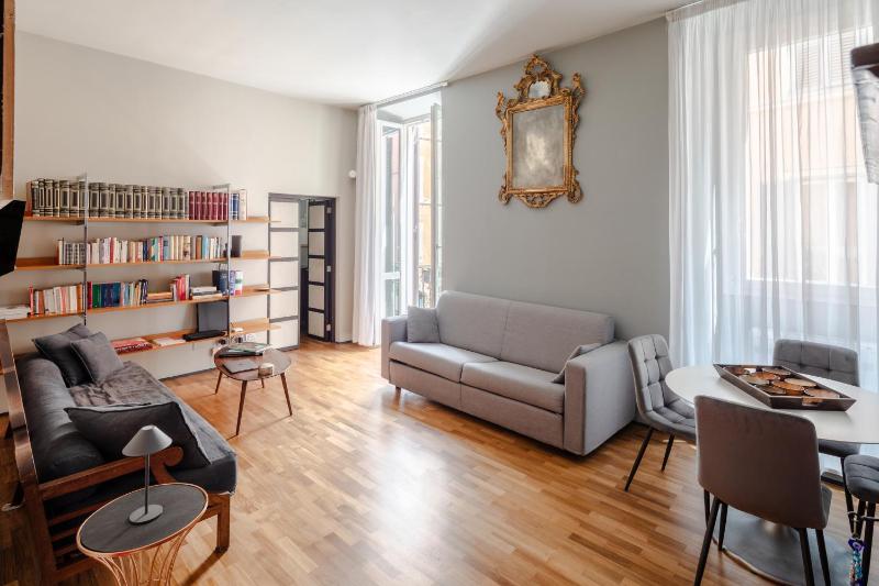 Apartment in Fontanella Borghese — отель с удобным расположением в Риме
