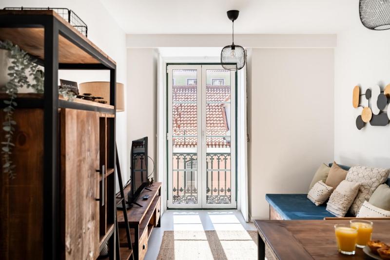 Lovely 2 Bedroom Apartment in the Heart of Lisbon — комфортный отель в Лиссабоне