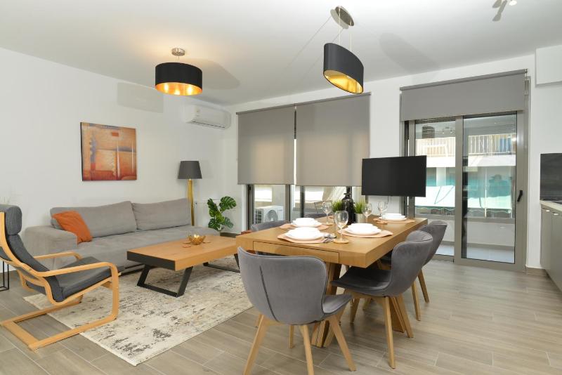 Newly Built Suite Apartment — комфортный отель в Афины