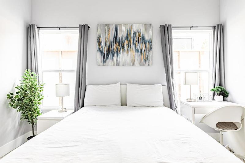 Цены на Modern 6BR Home in Los Angeles - Ful1-UC в Лос-Анджелесе