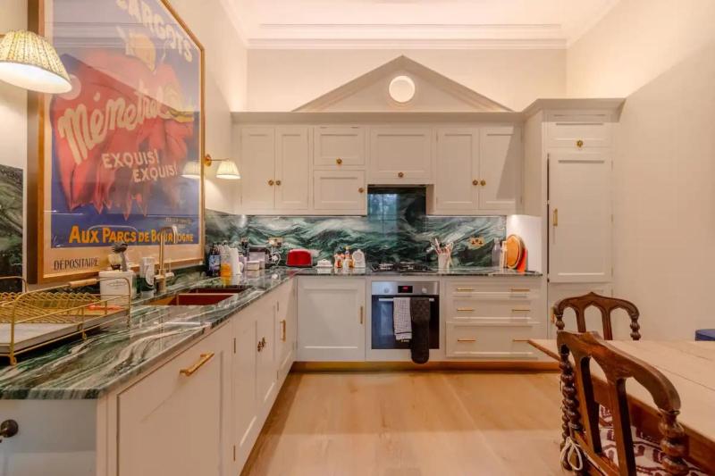 Luxurious & Stylish 2BD House - Bayswater! — комфортный отель в Лондоне