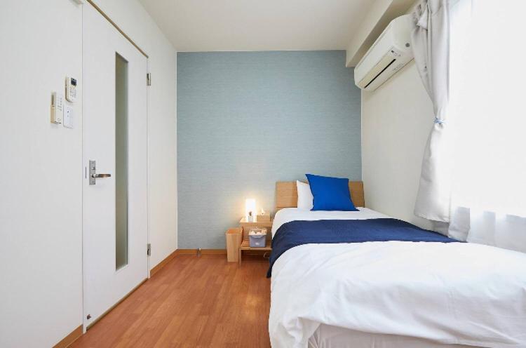 Tokyo, In Asakusa ,Near Ueno,Akihabara,Sky Tree Direct access to Narita Airport and Haneda Airport,3Rooms — отель с удобным расположением в Токио