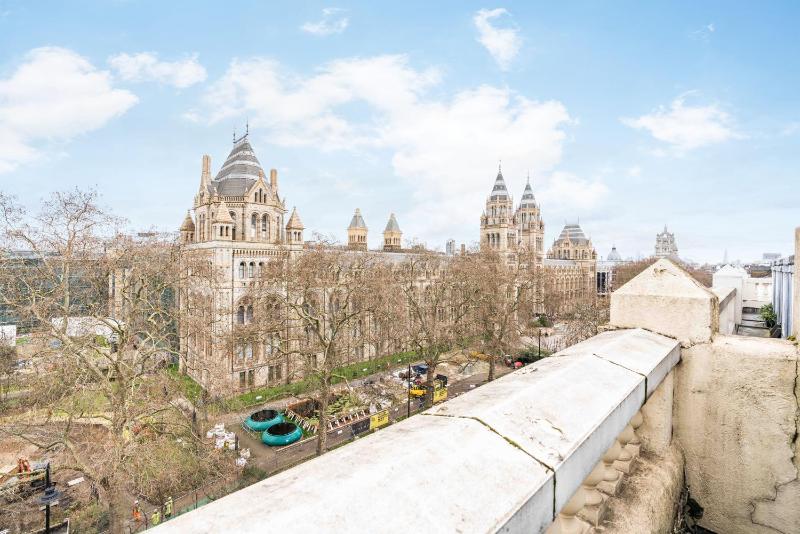 Kensington Skyline Penthouse — отель с удобствами в Лондоне