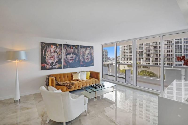 City of Dreams! Renovated With Water & Park Views — отель с удобным расположением в Майами