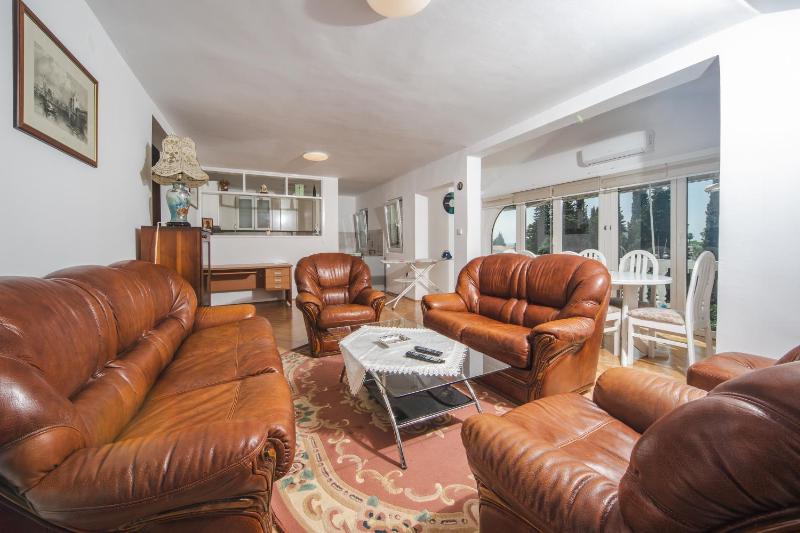 Apartment X Budva Boulevard — комфортный отель в Будва