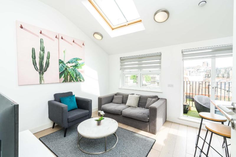 Cozy 2 Bedroom / Earls Court / Balcony — отзывы гостей и цены