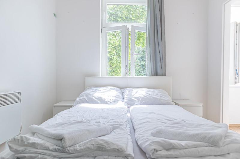 Цены на Astonishing 1BR Apt Easy Use Design/Near Schonbrunn в вене