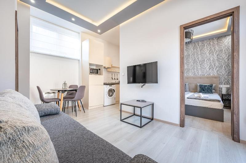 Цены на Fogas 1Bedroom Apartment in heart of city в Будапеште