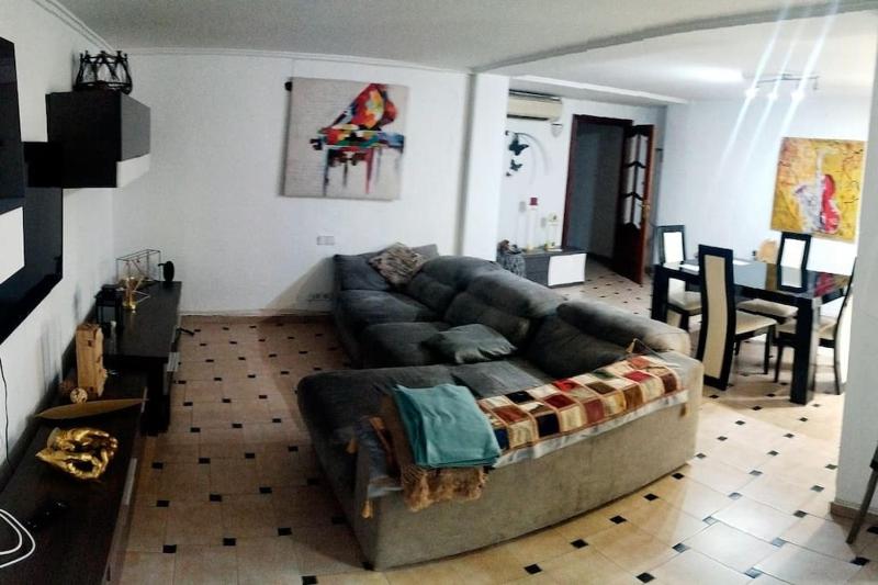 Piso completo centro de Valencia — забронировать отель в Валенсии