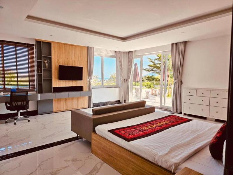 RUBY 2 LUXURY VILLA by NEST GROUP — забронировать отель в Нячанге