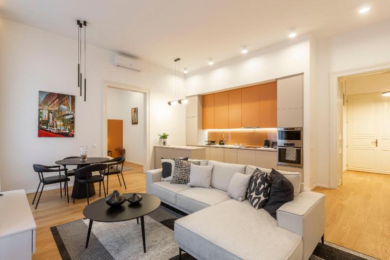 Luxurious Minimalist Residence with Sauna by Prestige Homes — забронировать отель в Будапеште