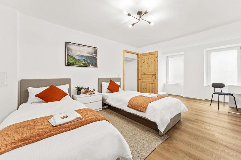 2 Zimmer Apartments, 4 Betten, vollmobliert,zentrale Lage am S-Bahnhof — отзывы гостей и цены