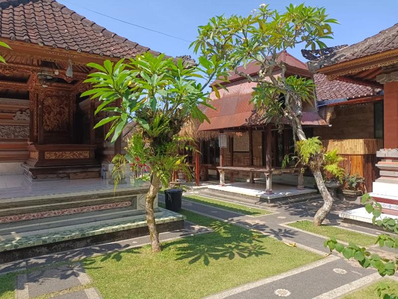 Nirmala Guest House — отель с удобствами в Убуде