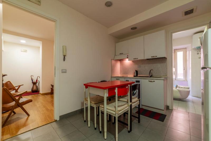 Roma Termini Comfy Apartment — забронировать отель в Риме