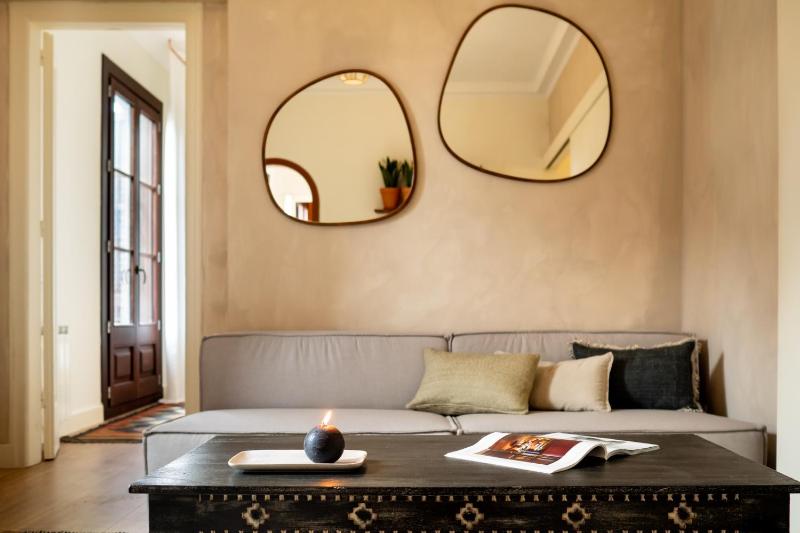 HIDALGO - Two bedroom apartment in Eixample — отель с удобным расположением в Барселоне