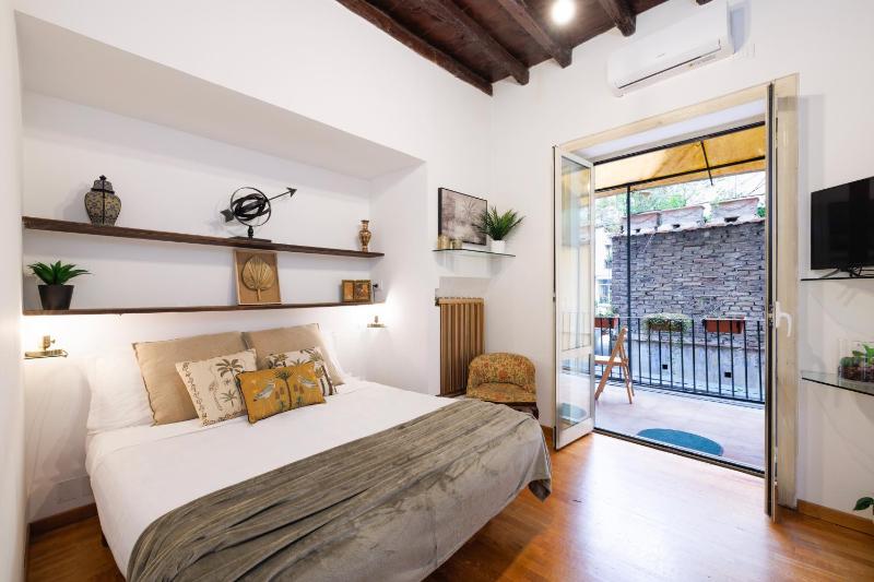 Gesu e Maria Balcony Apt at Spanish Steps — отель в Риме, Италия
