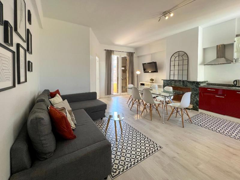 Stay U-nique Apartments Seneca — отель с удобствами в Барселоне