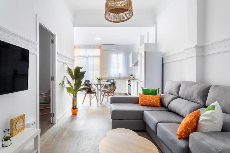 RUALVA FLATS, Convento 2 with terrace — отель с удобным расположением в Валенсии