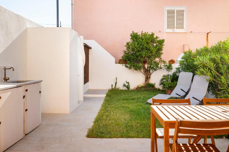 Casa Stellins a Santa Teresa: Moderno Apt con Giardino