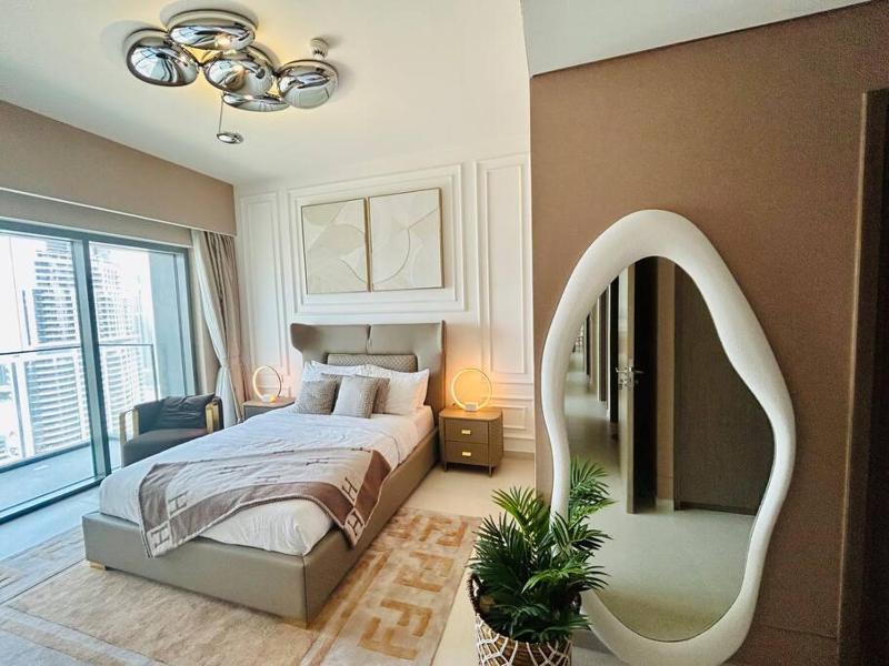Ultra Luxury Full Burj View, Walk to Dubai Mall — комфортный отель в Дубае