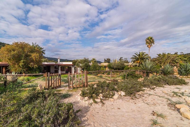 Beach House a Castiadas - Paradisiaca Villa Fronte Mare