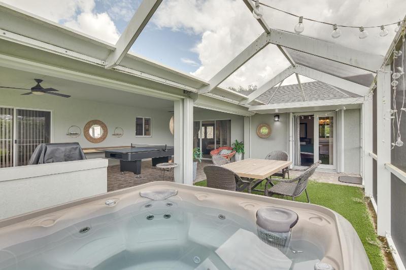 Цены на Pet-Friendly Miami Home with Hot Tub and Pool Table в Майами