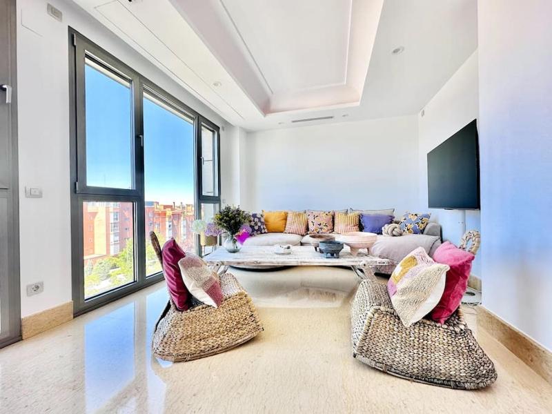Цены на Elegancia y modernidad zona premium Conde de Orgaz Ifema в Мадриде