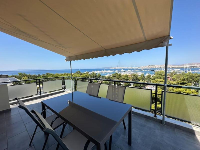 Floisvos Penthouse Oasis — отель с удобствами в Афины