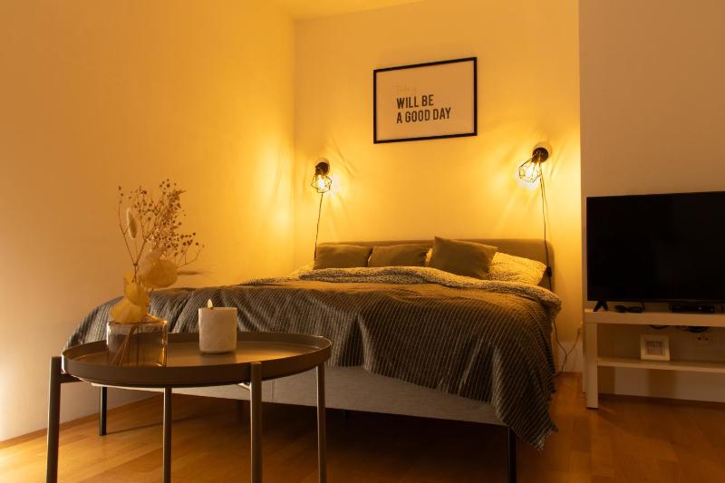 Modern - Calm - Cozy - self CheckIn - stylish new apartment near center - close to U4 — отель с удобствами в вене