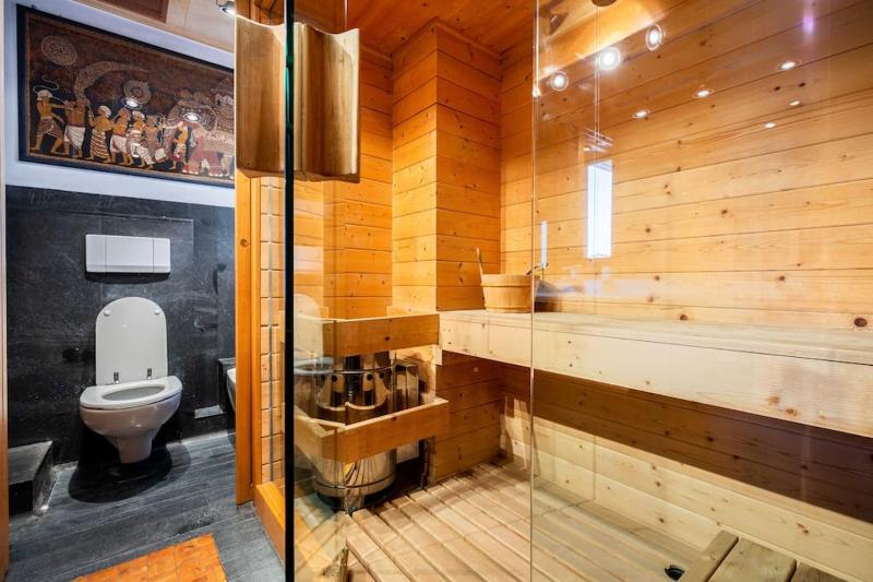 Luxury Penthouse - Sauna, Garage, Office, Terrace — отель с удобствами в Милане
