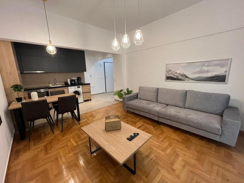 Spacious 2bdr apartment @ Pagrati — отель в Афины, Греция