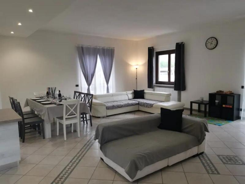 Tania - Napoli Beautiful Accommodation — отель в Неаполе, Италия