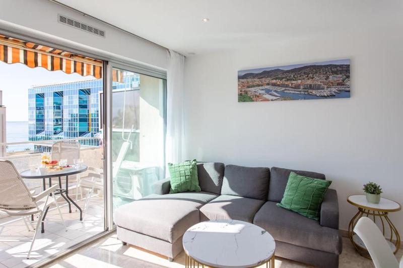L28 Suite Californie 1min walk sea 3BDR/ AC & balcony — отель с удобствами в Николь