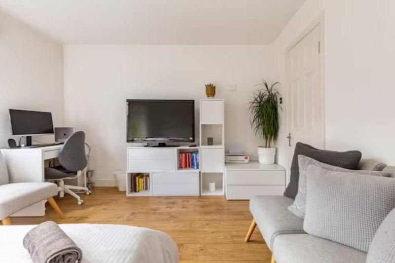 3 Bedroom Modern House Wapping — отель в Лондоне, Соединенное Королевство