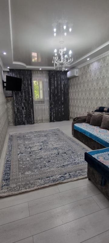 3-komnatnaa kvartira, 60 m², 1/5 etaz posutocno, 8-j mikrorajon, 8-j mikrorajon 4 — отель с удобным расположением в Шымкенте