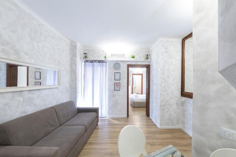 Home Holiday Rome - 2° Floor — комфортный отель в Риме