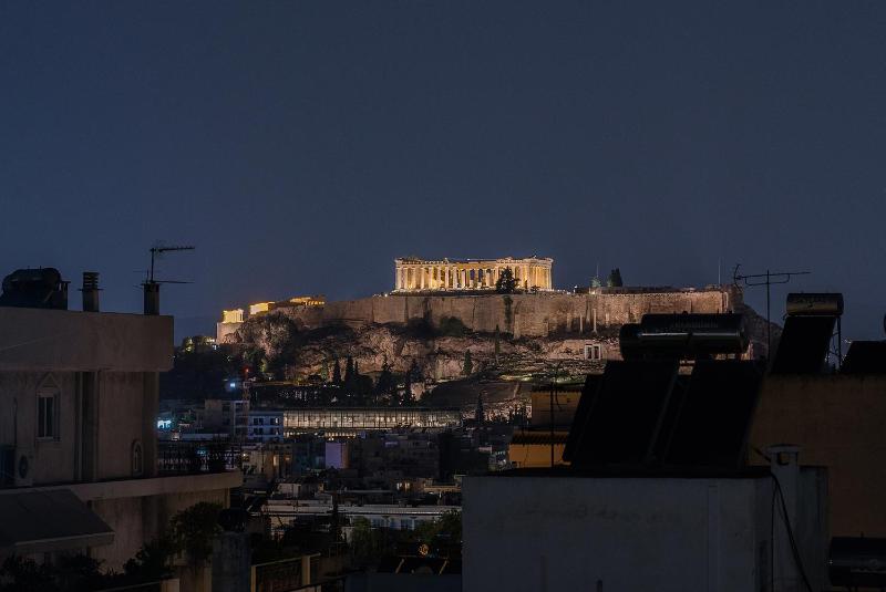 Luxury Penthouse With Private Rooftop - Acropolis View — забронировать отель в Афины