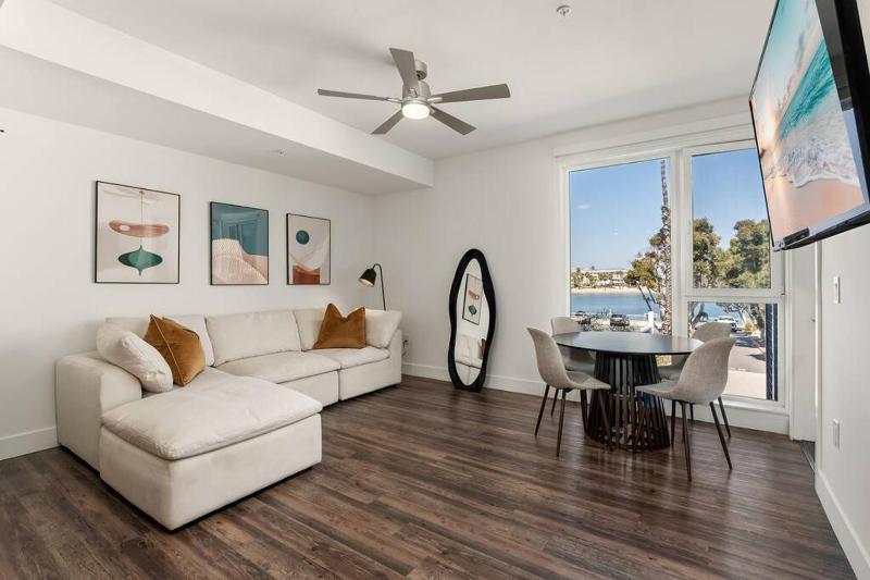 Waterfront Wonder 1BR/1BA! Spectacular Ocean View — отель с удобствами в Лос-Анджелесе
