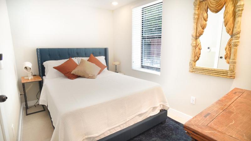Цены на Charming Apartment: Comfort Awaits в Майами