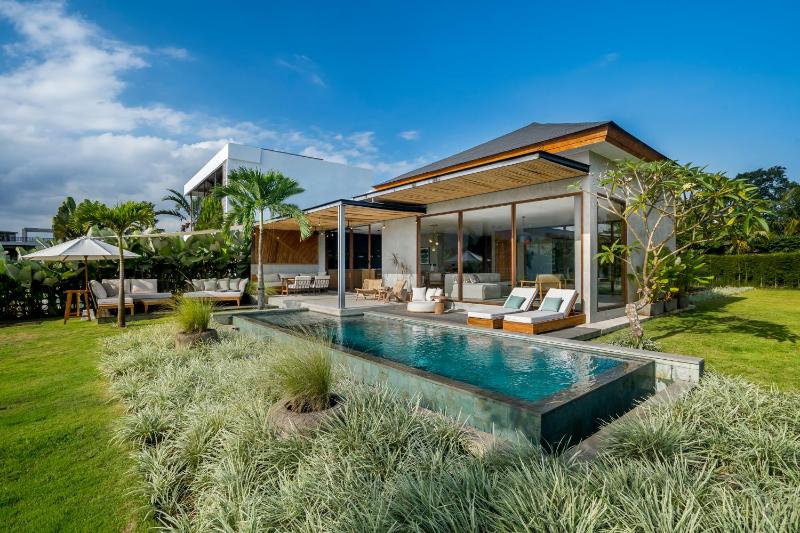 Villa Origami by BaliSuperHost — отель в Убуде, Индонезия