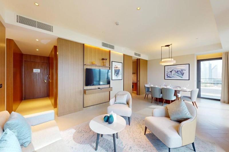 Цены на Hometown Apartments - Luxury 2BR Address Opera Apt with Burj Khalifa View в Дубае
