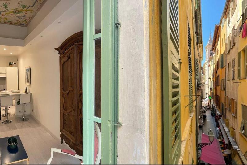 Luxury apartment In the heart of old town Nice. — отель с удобным расположением в Николь