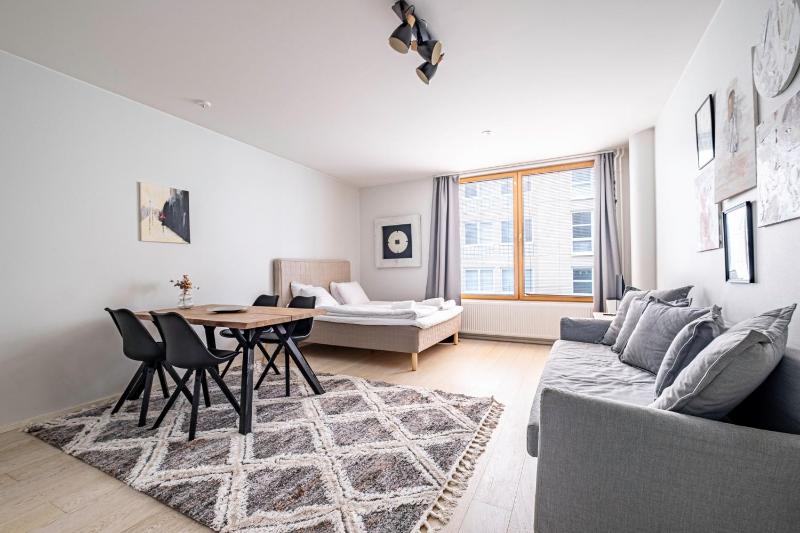 Nice studio apartment on a pedestrian street — забронировать отель в Хельсинки
