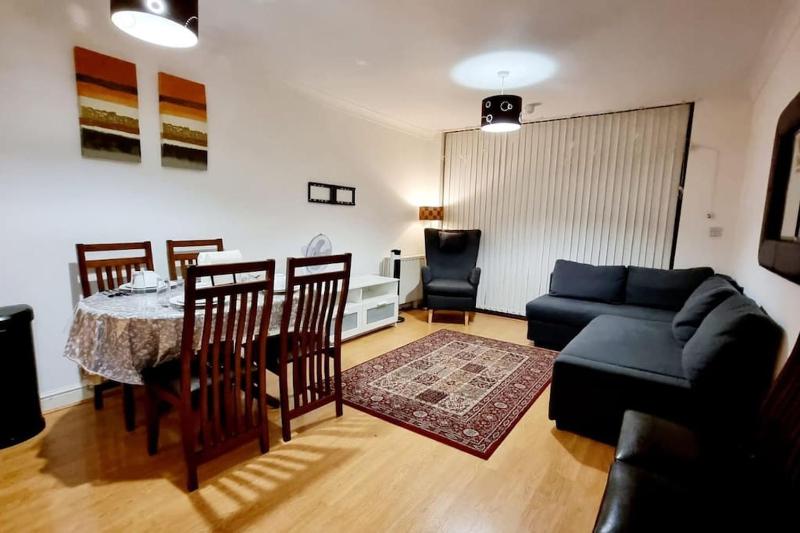 Entire Home in East London E3 near Bromley By Bow Station — отель с удобным расположением в Лондоне